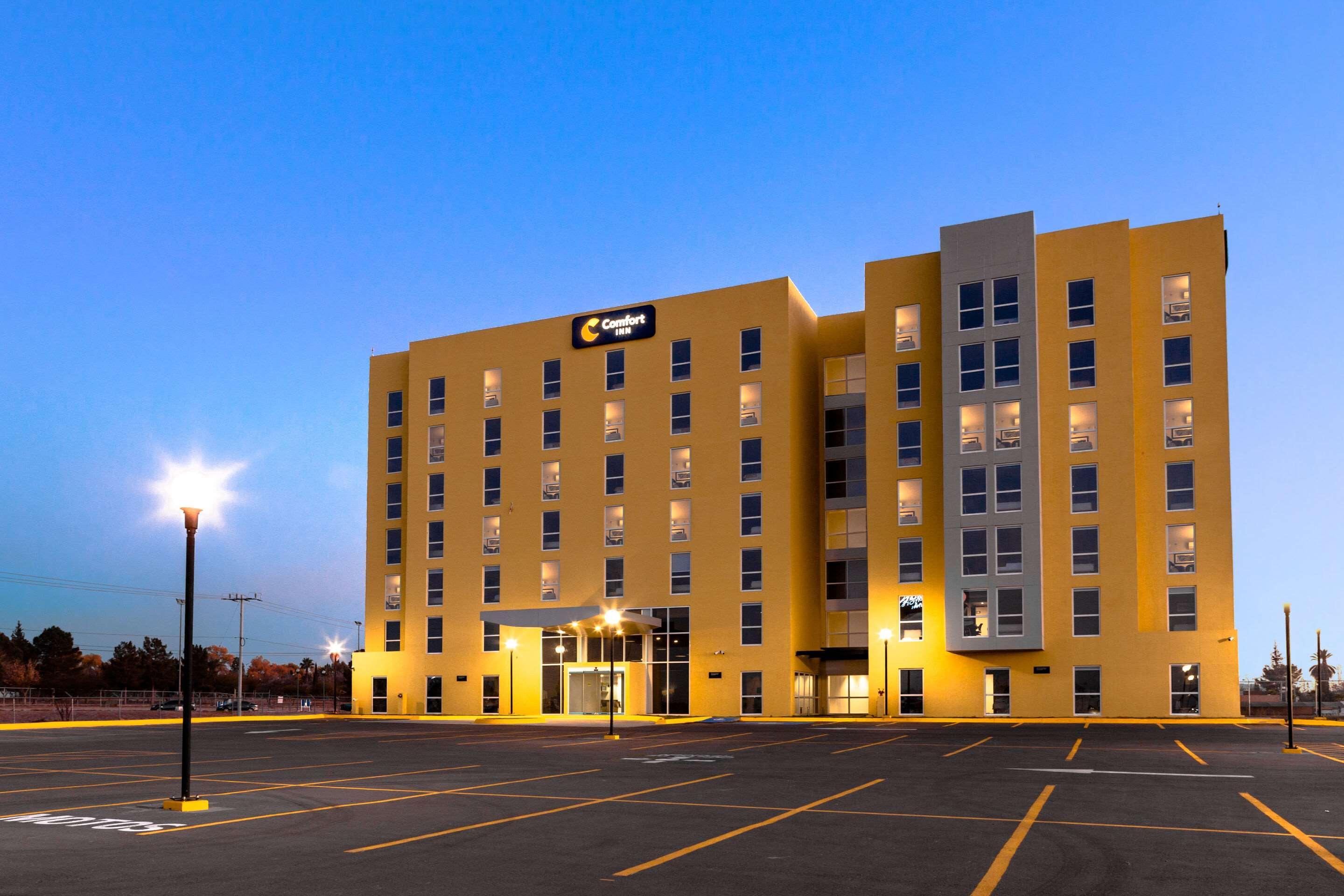 Comfort Inn Delicias Buitenkant foto