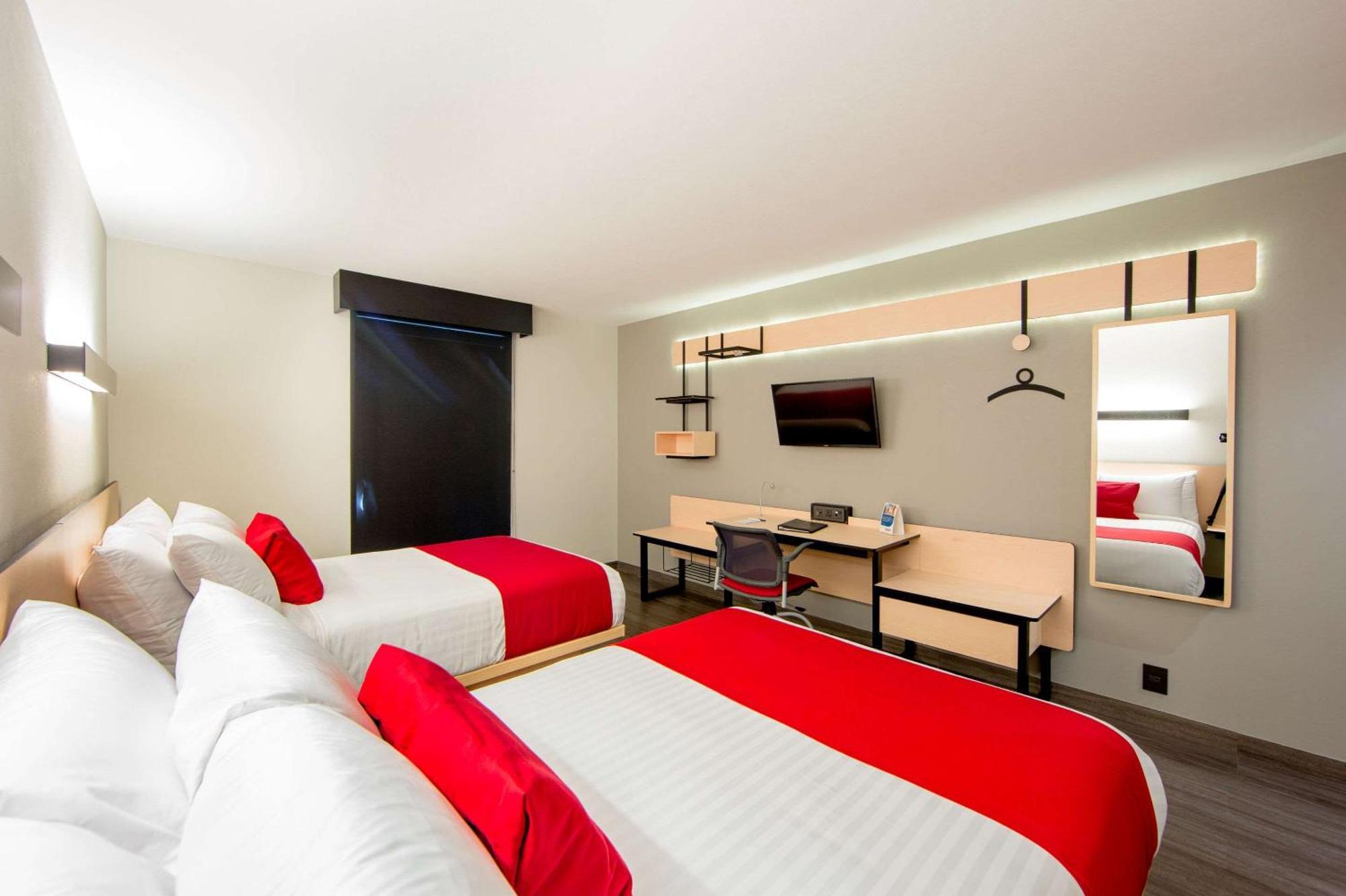 Comfort Inn Delicias Buitenkant foto